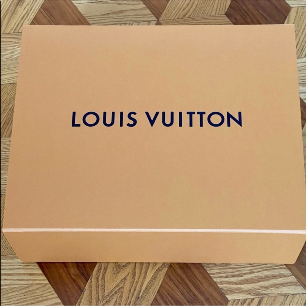 Louis Vuitton Beige Gift Box 20”x16”